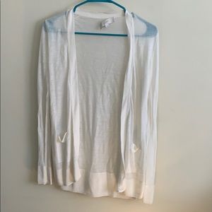 Sheet white sweater